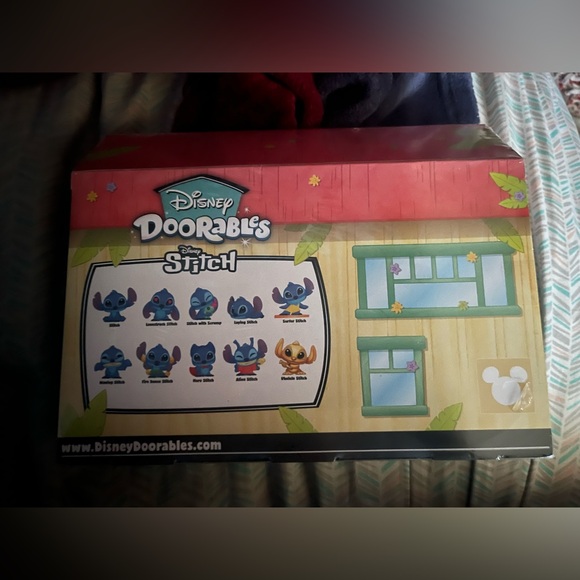 Comic con Disney Doorables Stitch full box - Picture 2 of 2